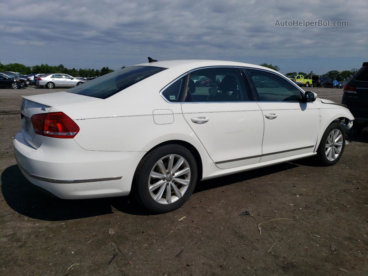 2013 Volkswagen Passat Sel White vin: 1VWCP7A38DC088873