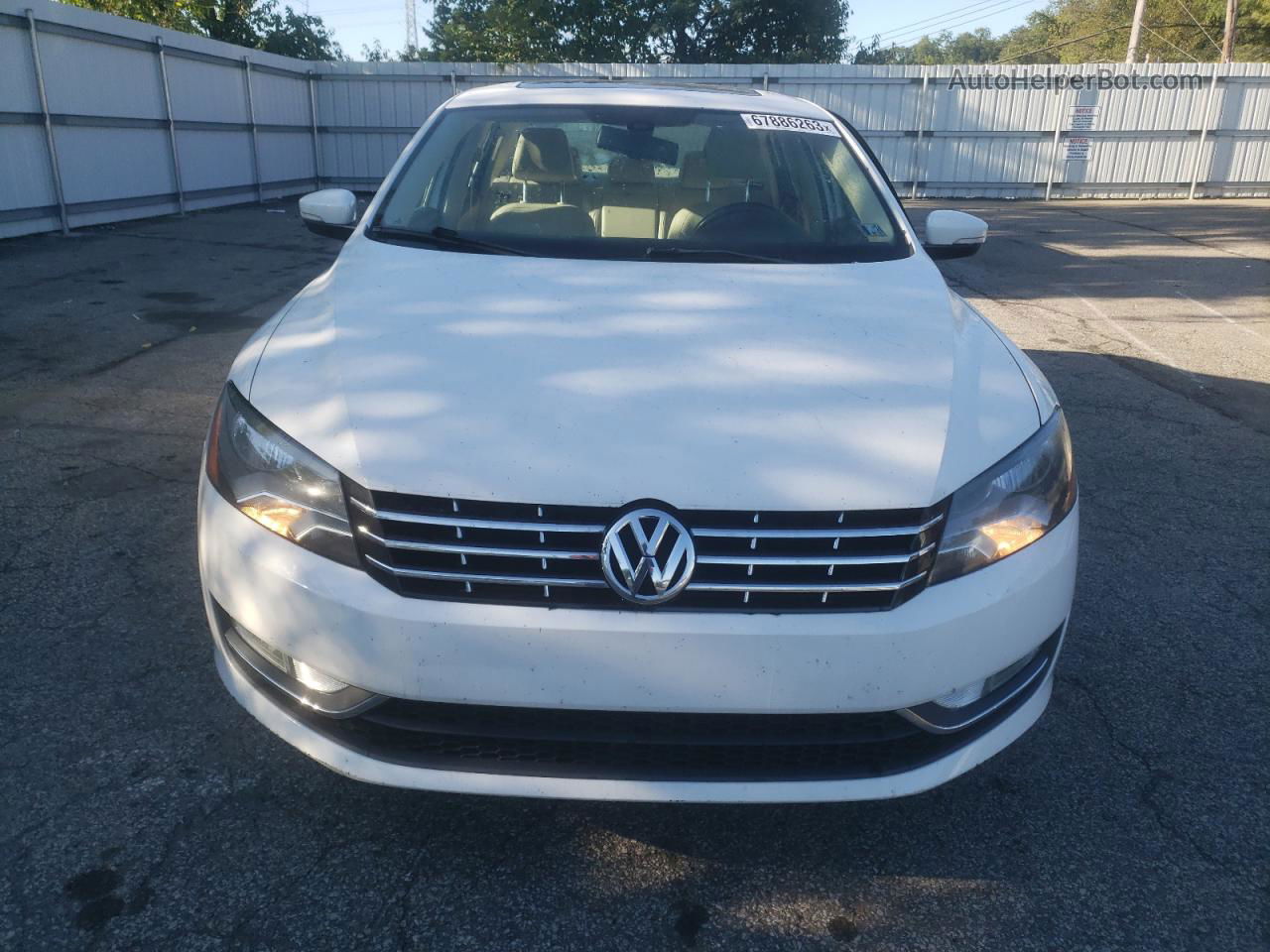 2013 Volkswagen Passat Sel White vin: 1VWCP7A39DC149907