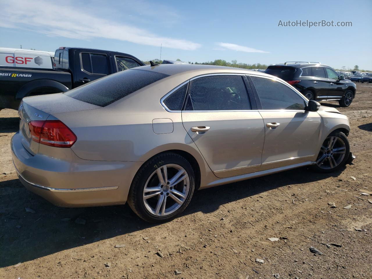 2015 Volkswagen Passat Sel Золотой vin: 1VWCT7A30FC075503