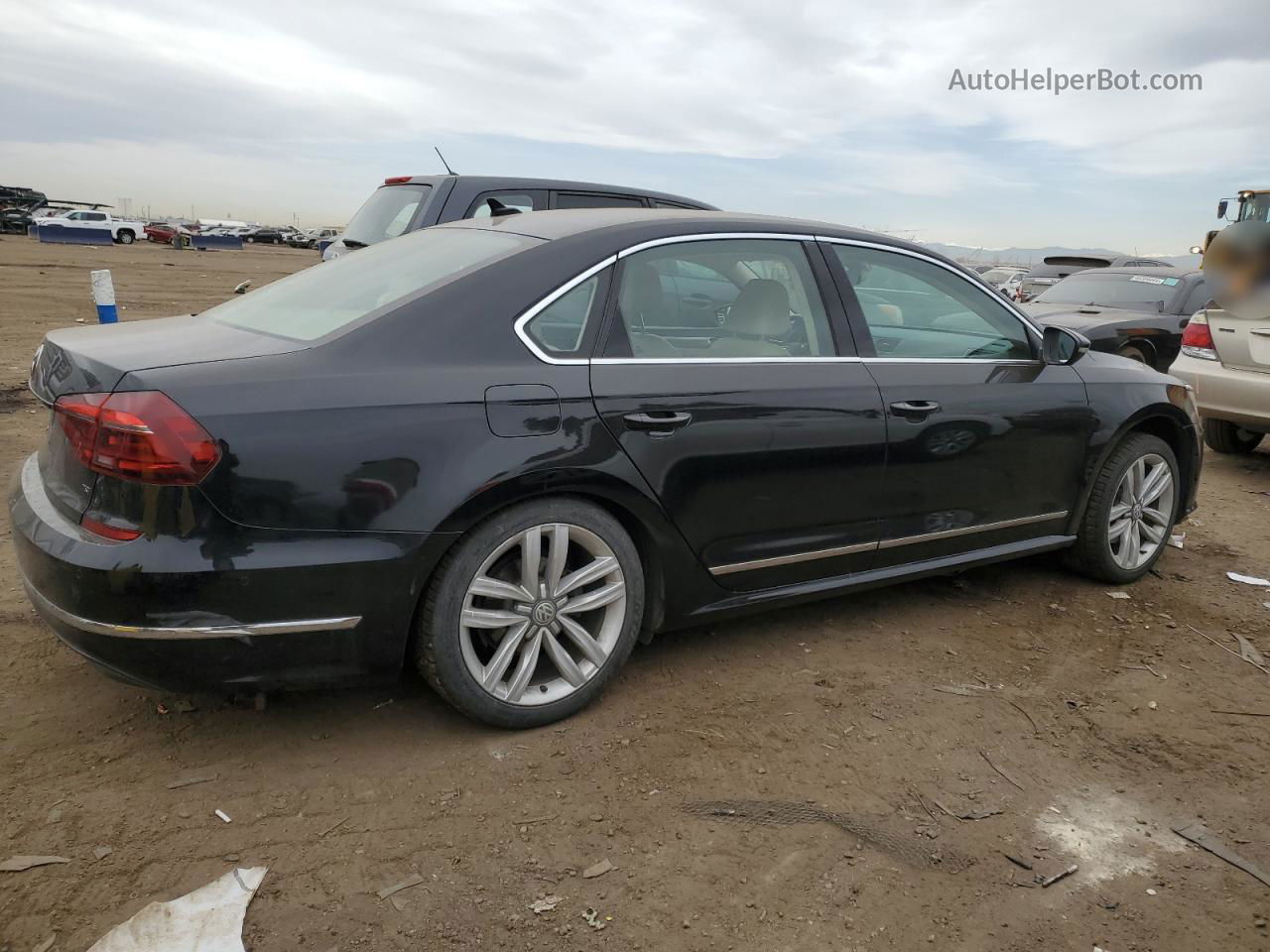 2017 Volkswagen Passat Sel Premium Черный vin: 1VWCT7A30HC058817