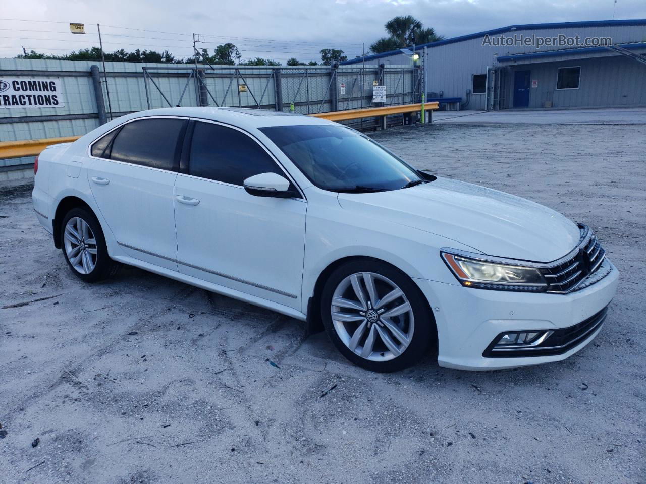 2017 Volkswagen Passat Sel Premium White vin: 1VWCT7A36HC054495