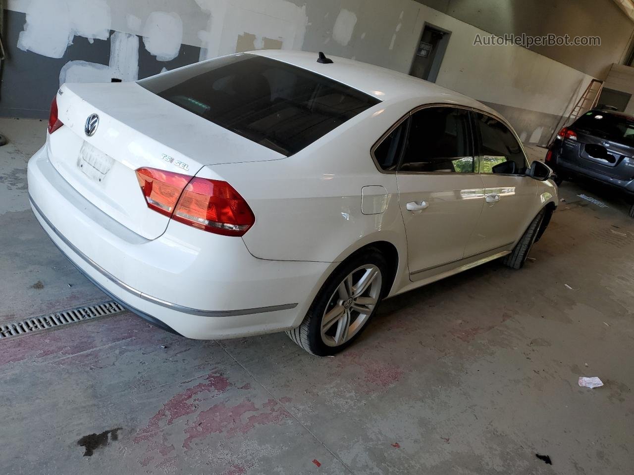 2014 Volkswagen Passat Sel White vin: 1VWCT7A38EC017704