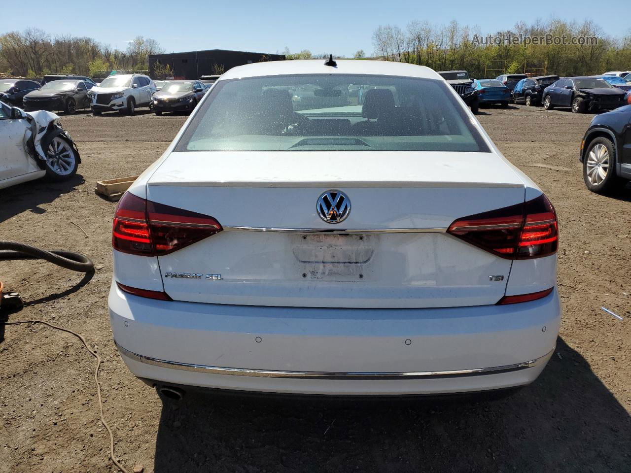 2017 Volkswagen Passat Sel Premium Белый vin: 1VWCT7A38HC082282