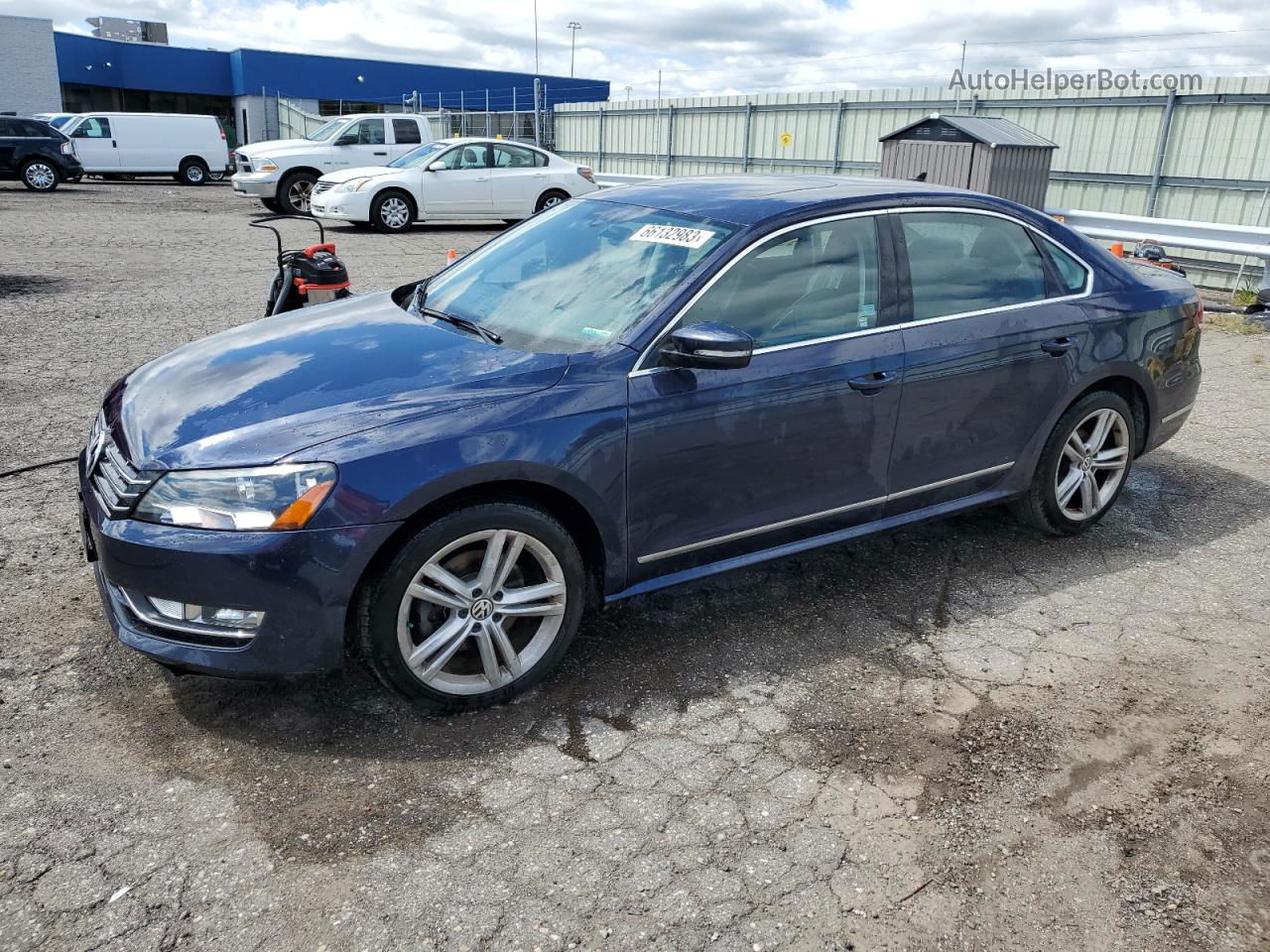 2014 Volkswagen Passat Sel Blue vin: 1VWCT7A39EC063817