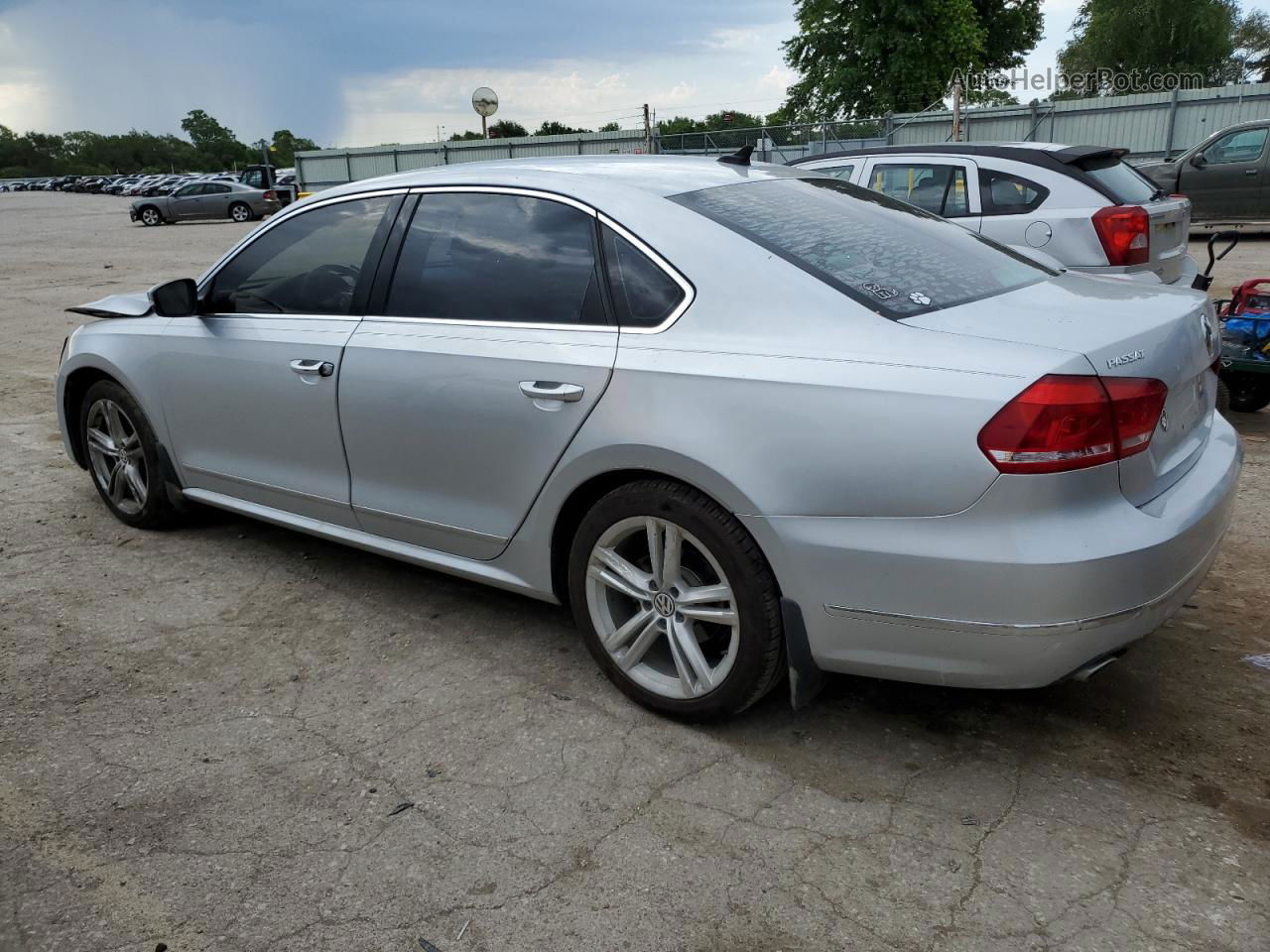 2015 Volkswagen Passat Sel Серебряный vin: 1VWCV7A31FC024859