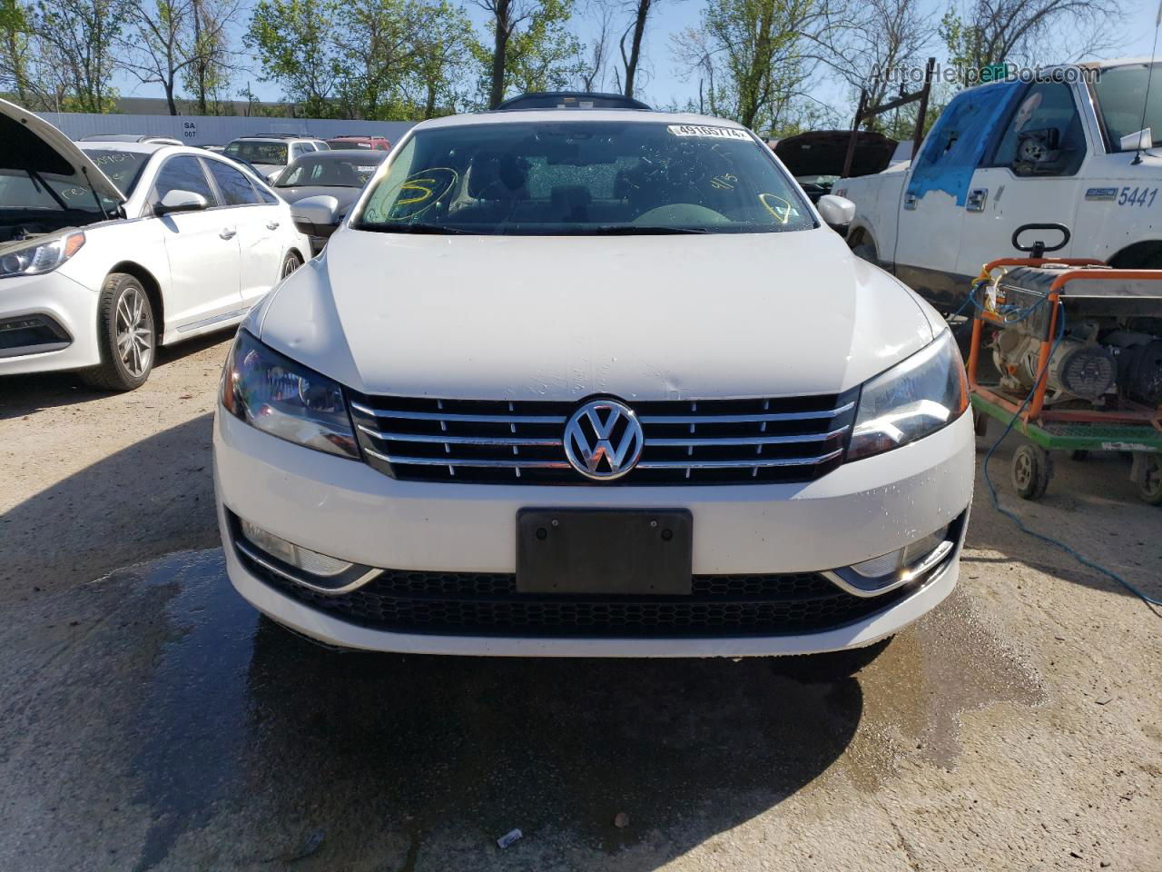 2015 Volkswagen Passat Sel Белый vin: 1VWCV7A37FC084306