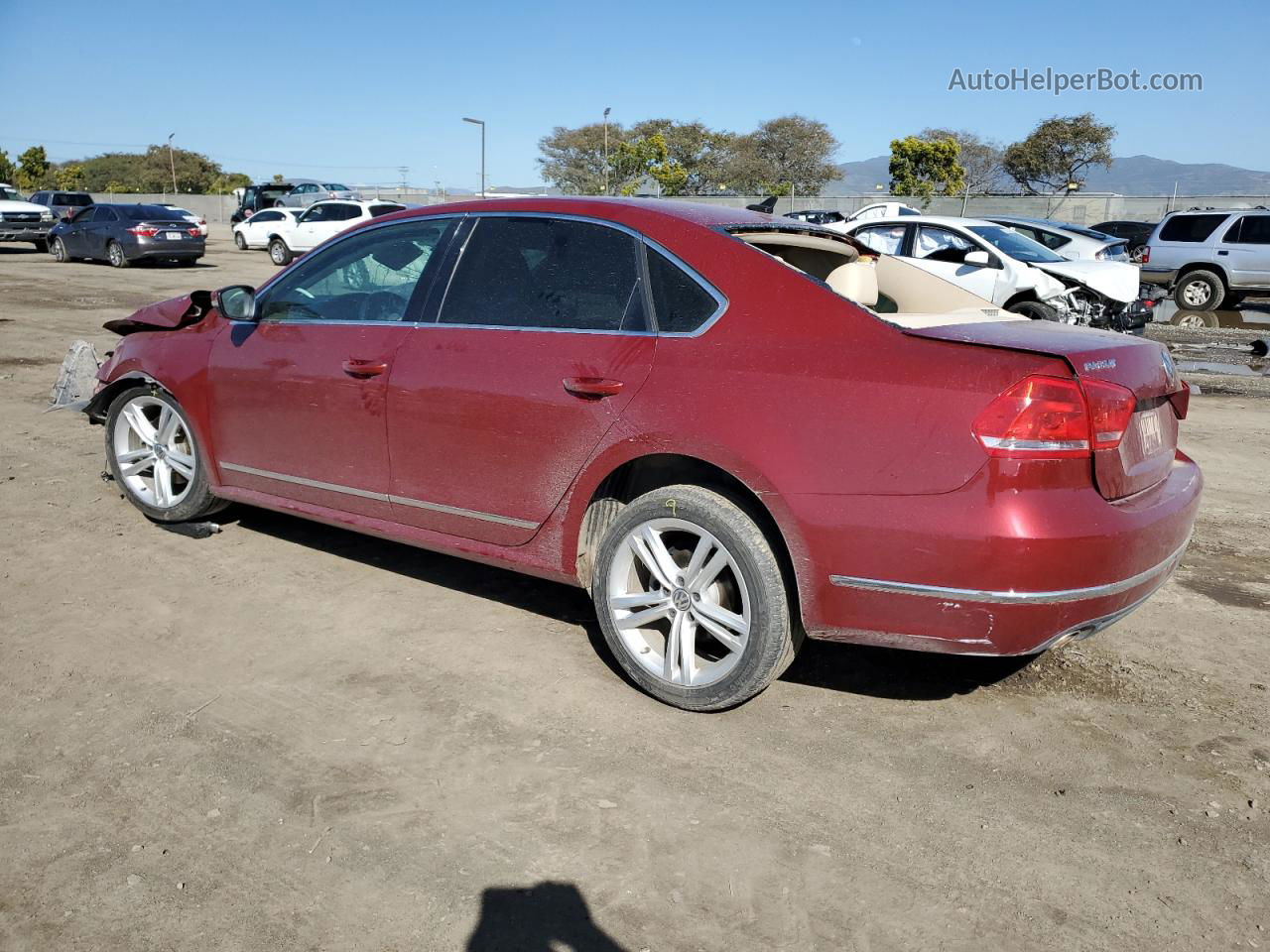 2015 Volkswagen Passat Sel Red vin: 1VWCV7A39FC117693