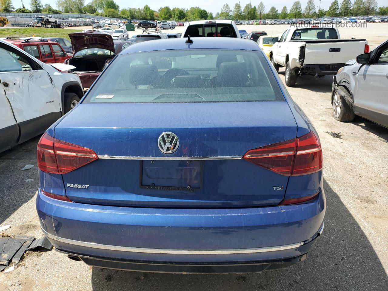 2017 Volkswagen Passat R-line Синий vin: 1VWDT7A32HC043529