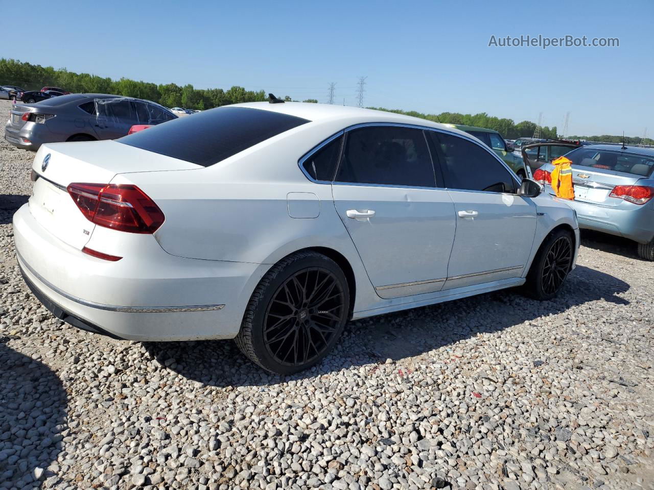 2017 Volkswagen Passat R-line White vin: 1VWDT7A32HC055261