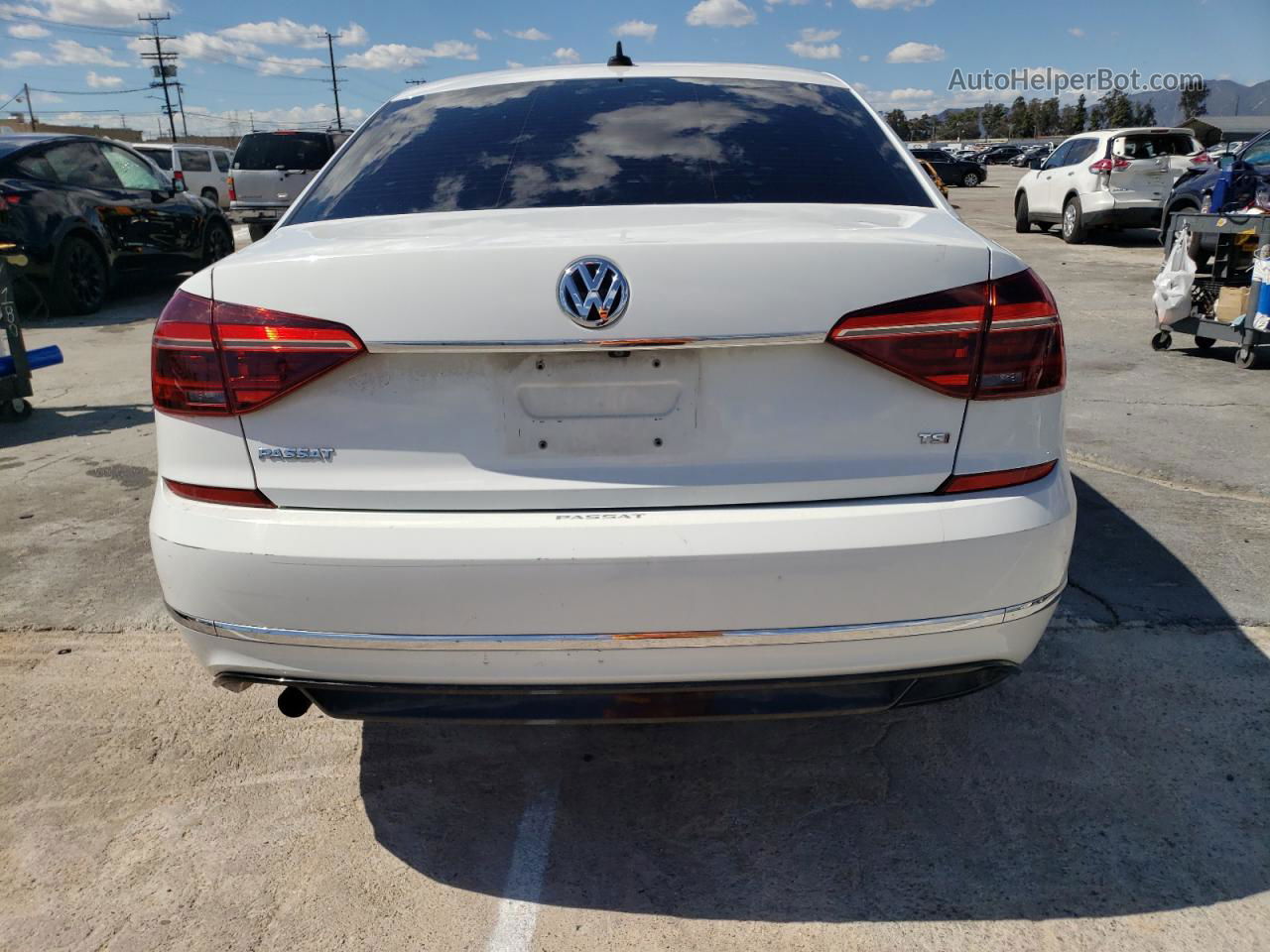 2017 Volkswagen Passat R-line White vin: 1VWDT7A32HC062243