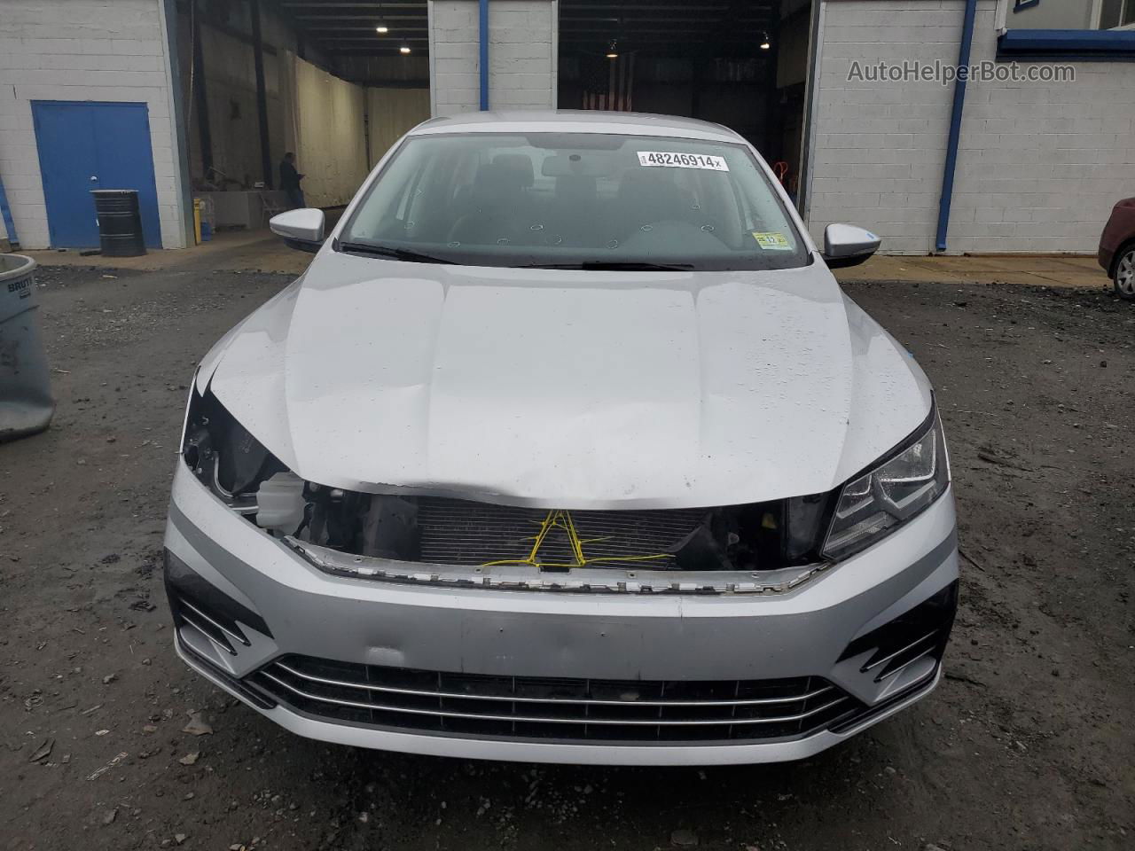 2017 Volkswagen Passat R-line Серебряный vin: 1VWDT7A33HC029428