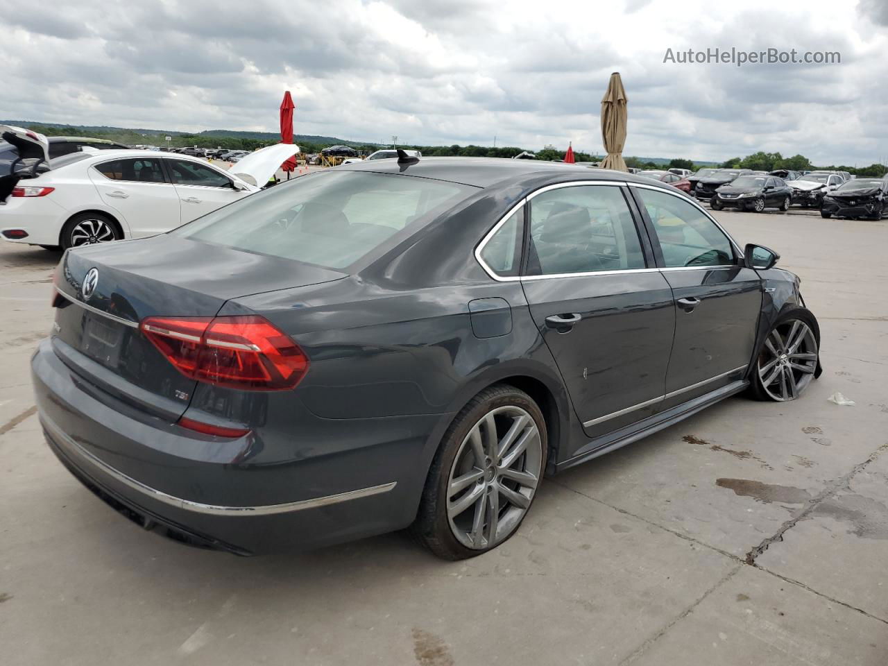 2017 Volkswagen Passat R-line Серый vin: 1VWDT7A34HC007129