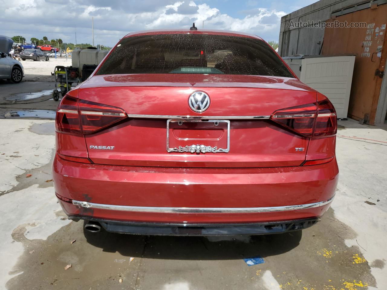 2017 Volkswagen Passat R-line Burgundy vin: 1VWDT7A37HC059385