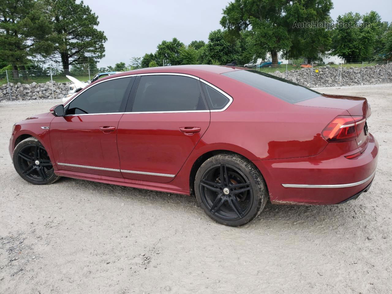 2017 Volkswagen Passat R-line Red vin: 1VWDT7A38HC027691