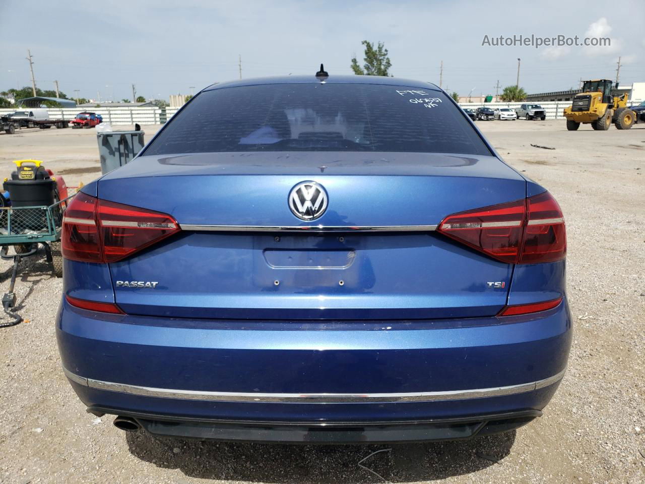 2017 Volkswagen Passat R-line Синий vin: 1VWDT7A38HC062537