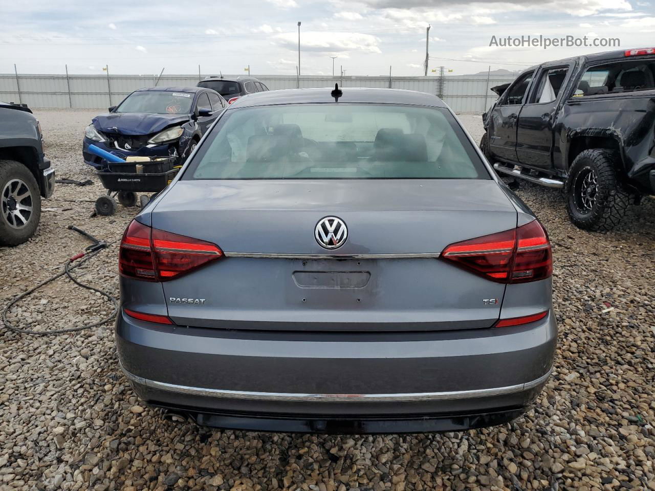 2017 Volkswagen Passat R-line Charcoal vin: 1VWDT7A38HC066670