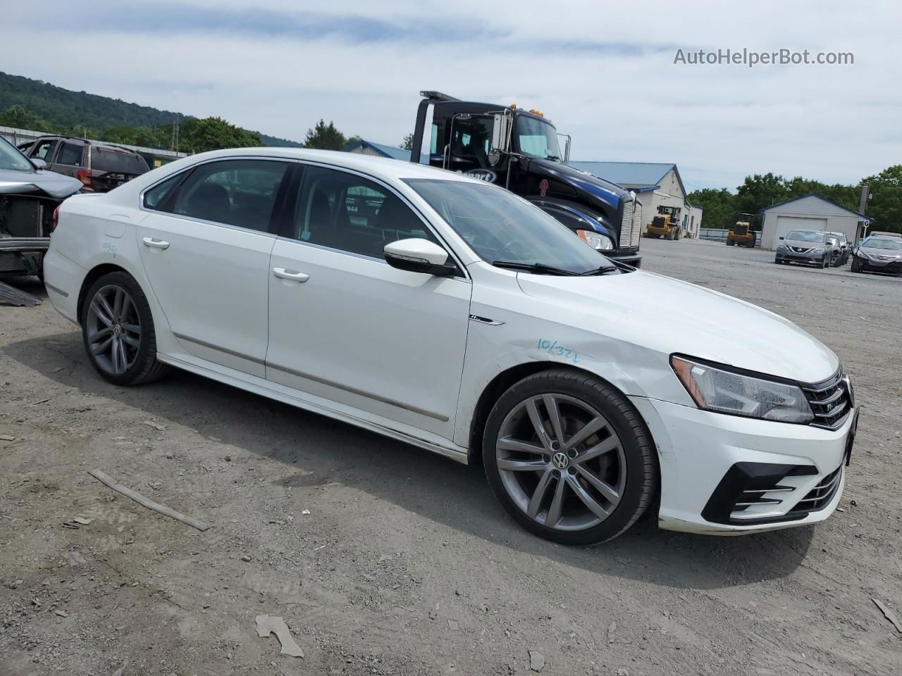 2017 Volkswagen Passat R-line White vin: 1VWDT7A38HC080634