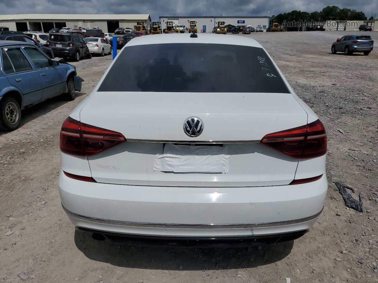 2017 Volkswagen Passat R-line White vin: 1VWDT7A39HC043365