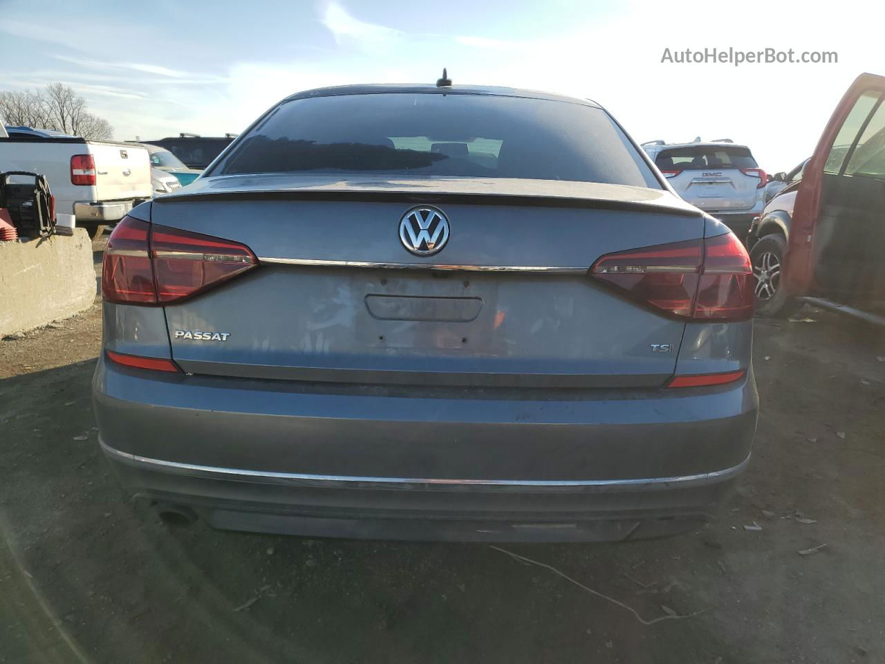 2017 Volkswagen Passat R-line Серый vin: 1VWDT7A39HC071747