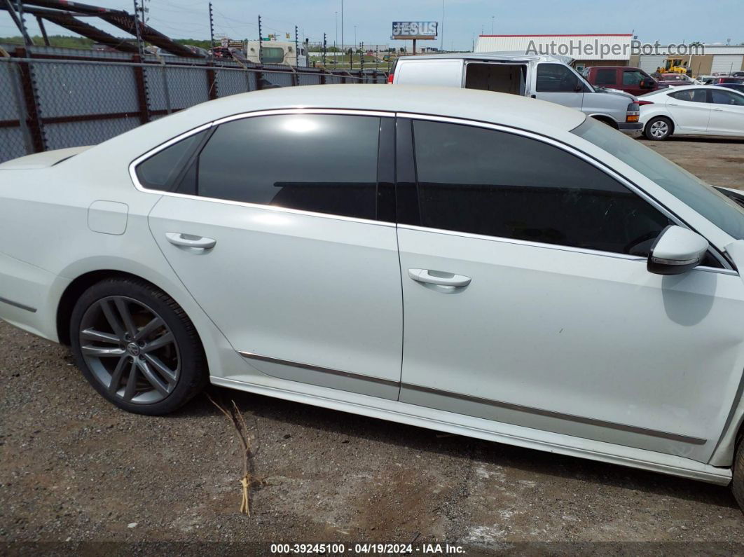 2017 Volkswagen Passat 1.8t R-line White vin: 1VWDT7A39HC072588