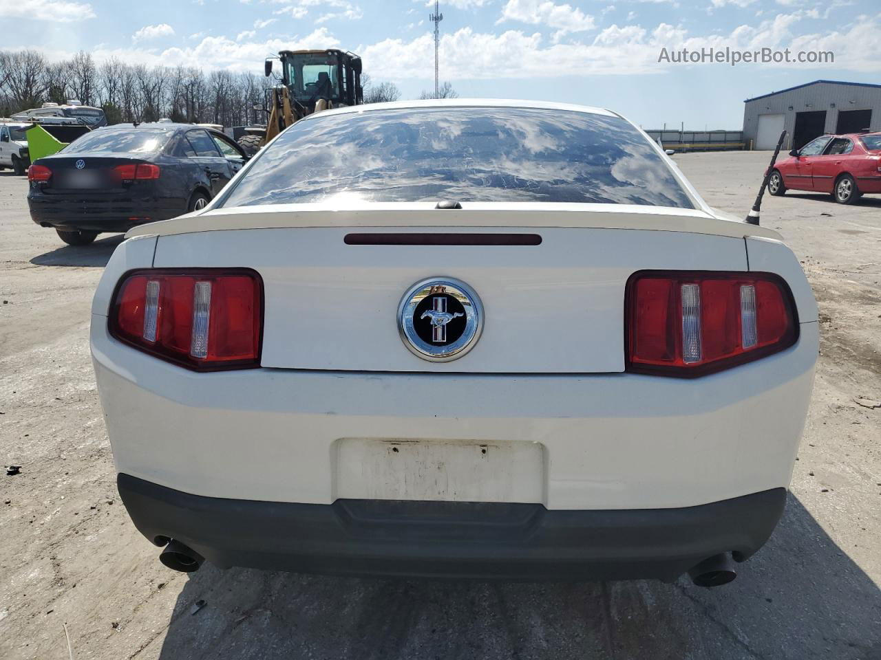 2011 Ford Mustang  Белый vin: 1ZVBP8AM0B5119805