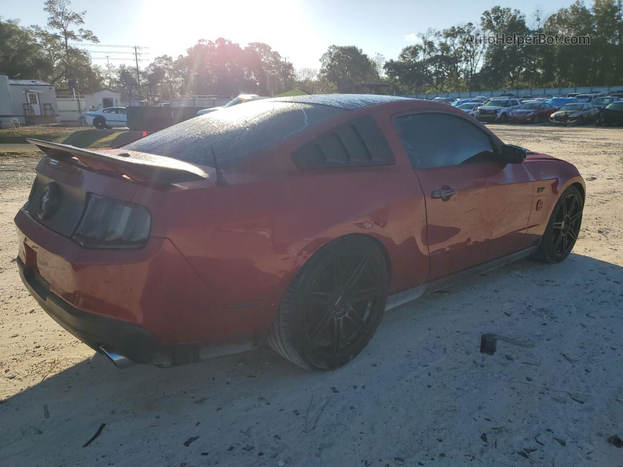 2011 Ford Mustang  Red vin: 1ZVBP8AM0B5166400