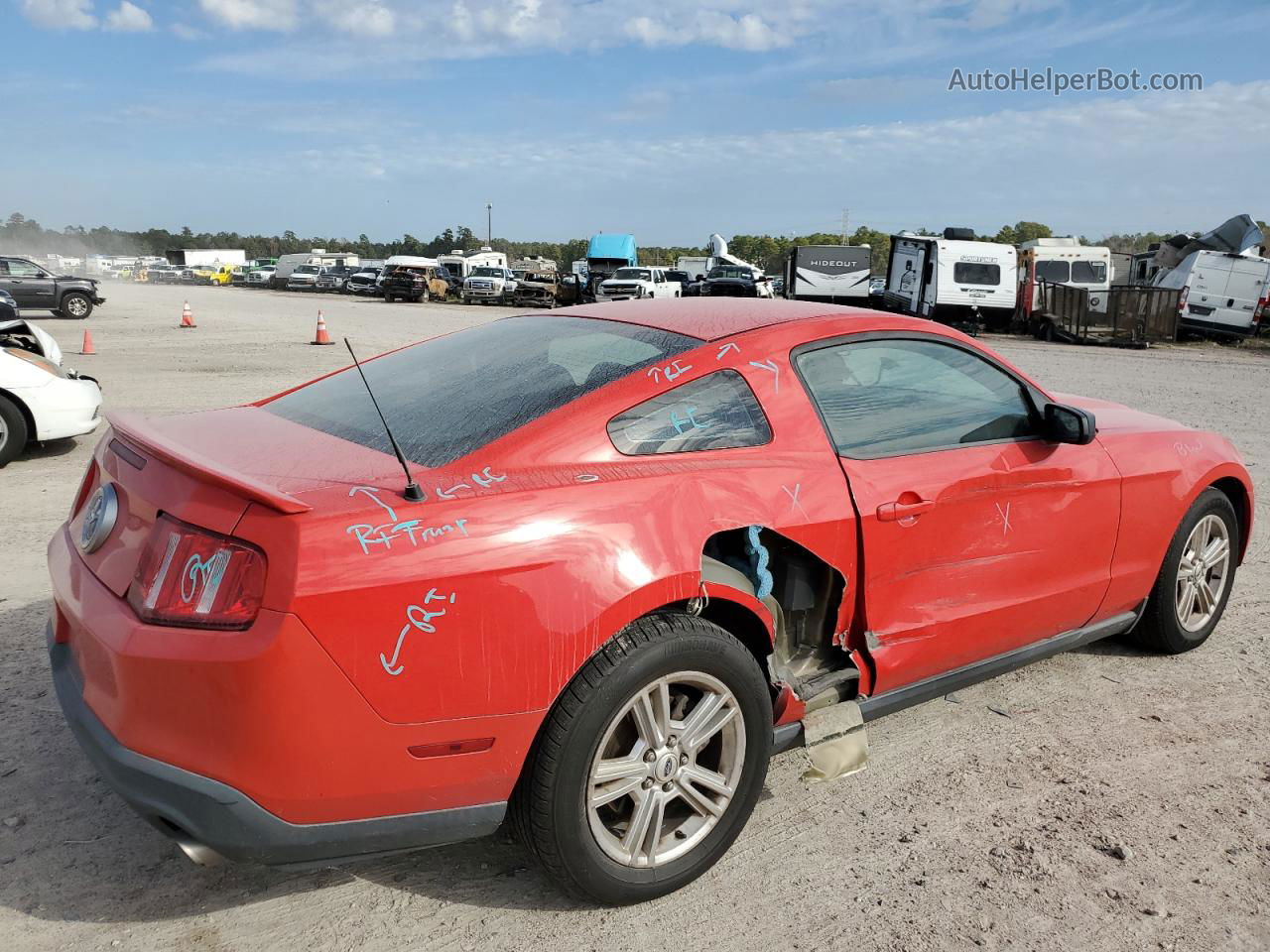 2011 Ford Mustang  Red vin: 1ZVBP8AM1B5134068