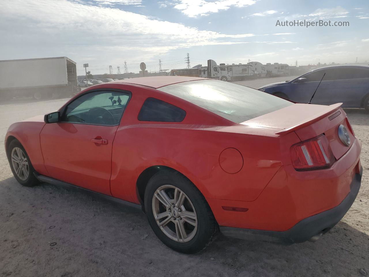 2011 Ford Mustang  Red vin: 1ZVBP8AM1B5134068