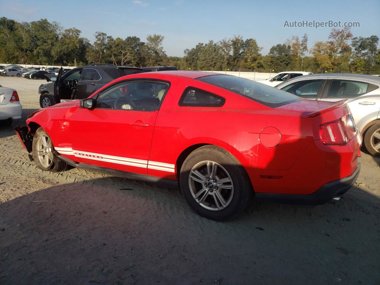 2011 Ford Mustang  Red vin: 1ZVBP8AM2B5157035