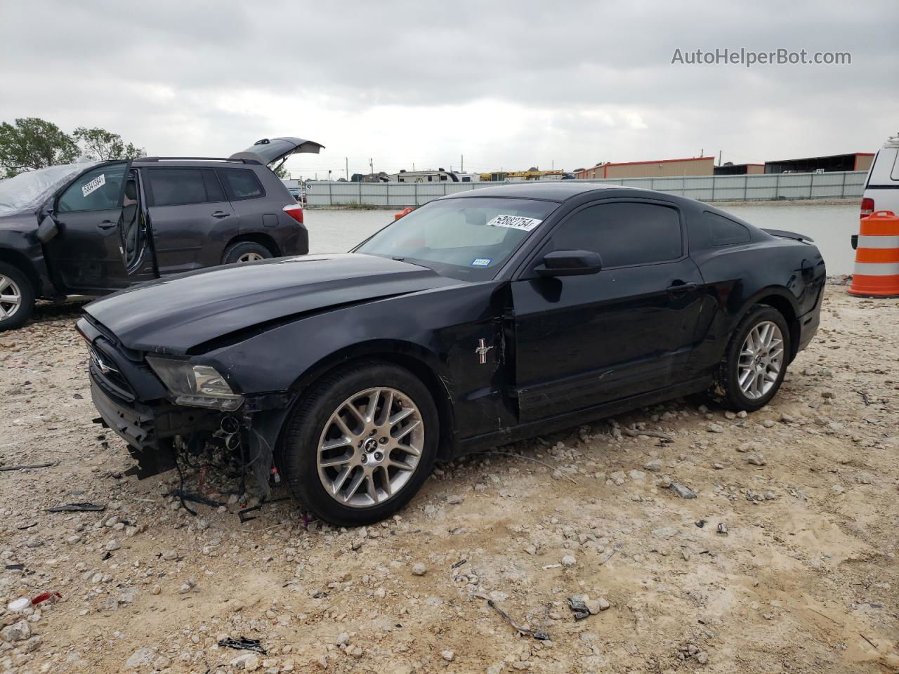 2014 Ford Mustang  Black vin: 1ZVBP8AM2E5324840