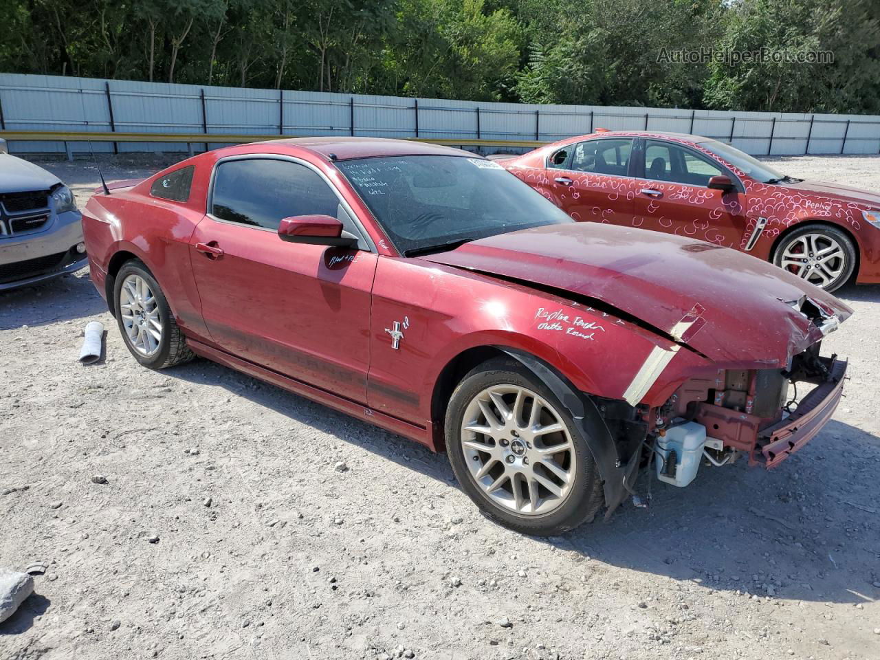 2014 Ford Mustang  Burgundy vin: 1ZVBP8AM3E5284722