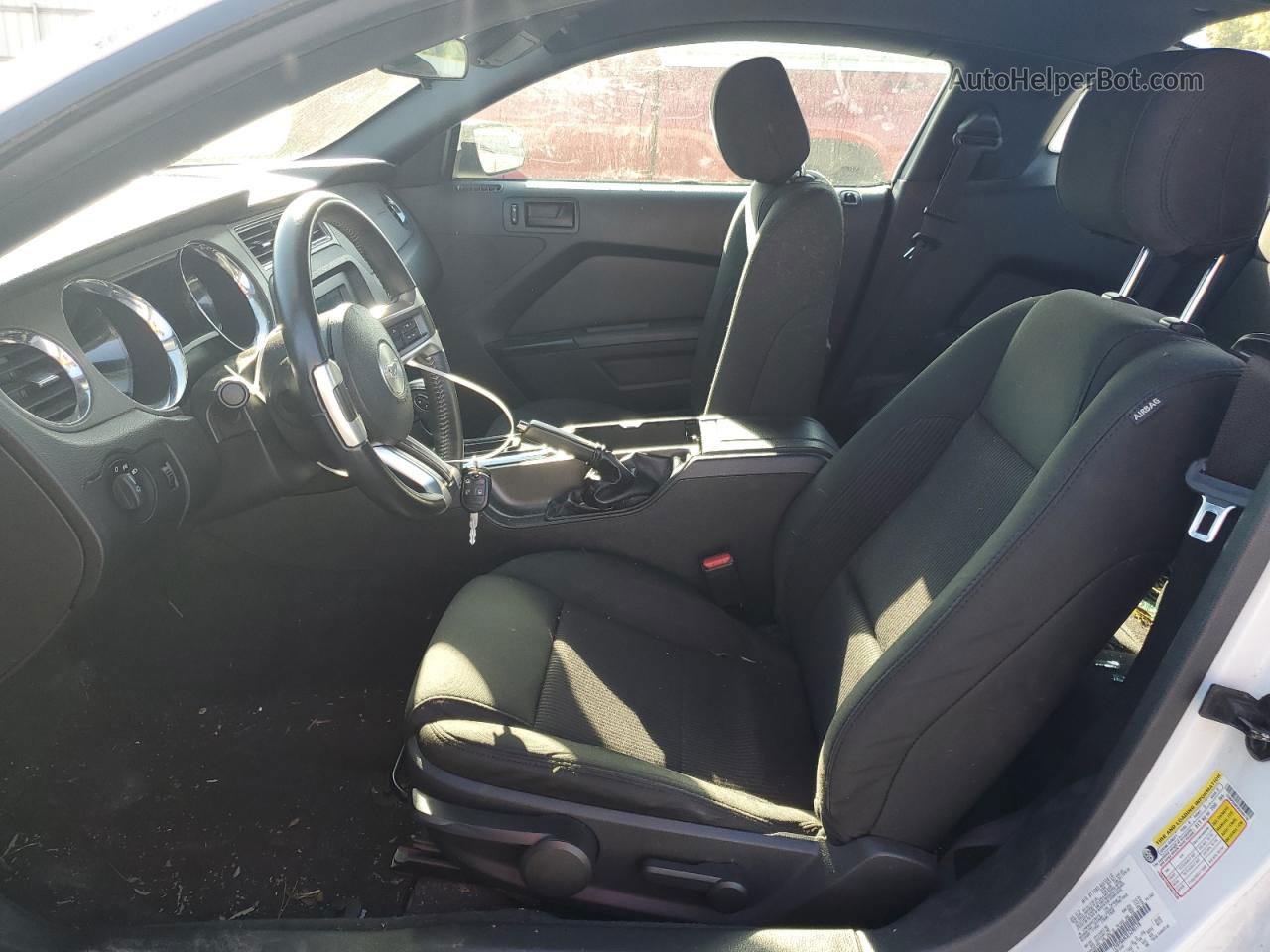 2014 Ford Mustang  Белый vin: 1ZVBP8AM3E5290178