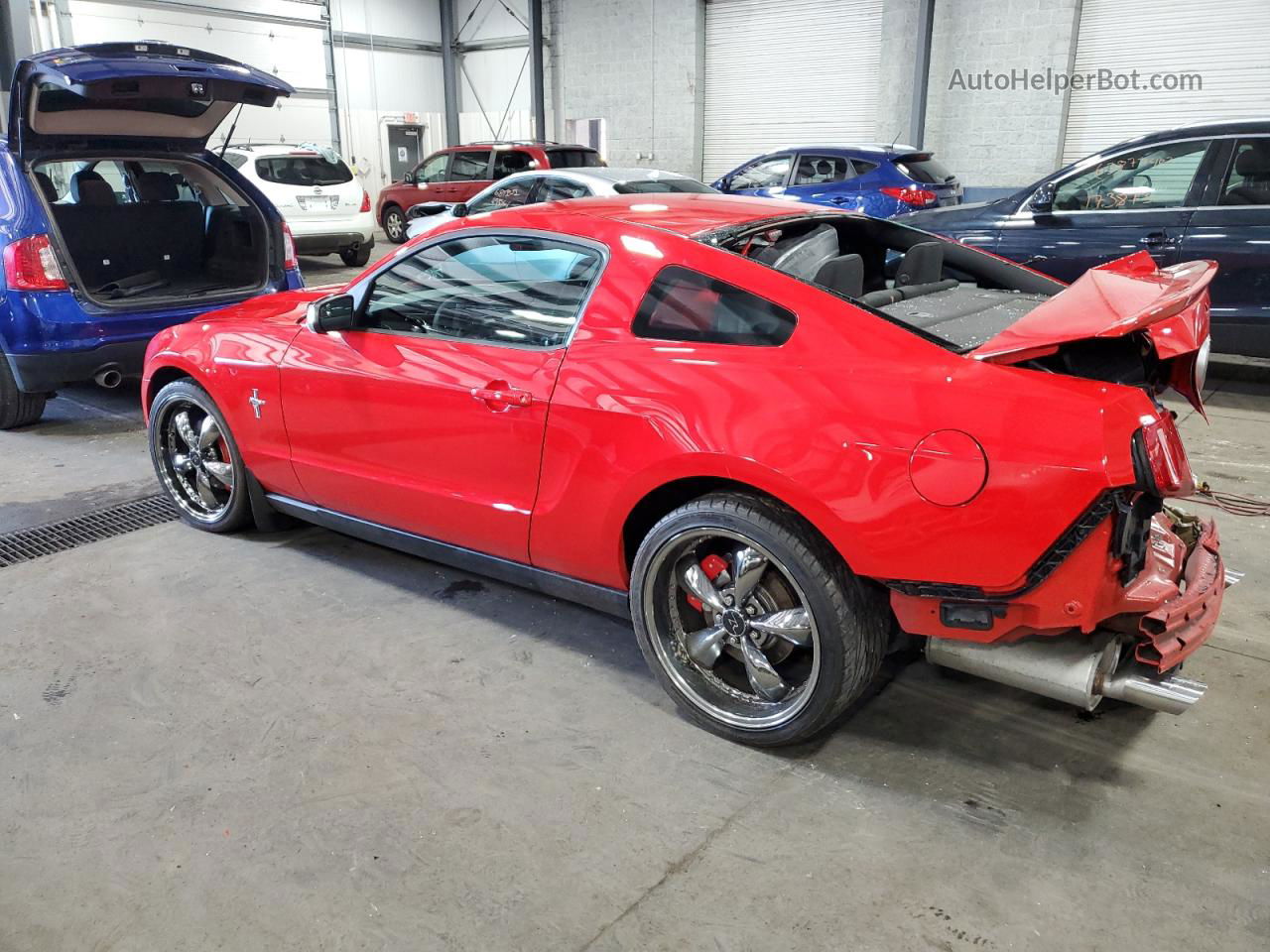 2011 Ford Mustang  Red vin: 1ZVBP8AM4B5138826