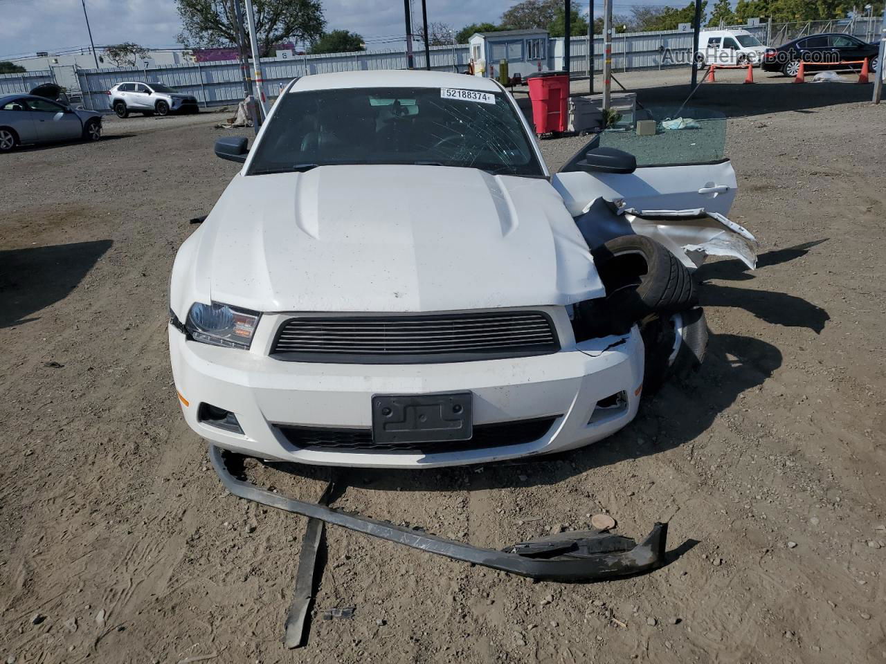 2011 Ford Mustang  Белый vin: 1ZVBP8AM5B5165582