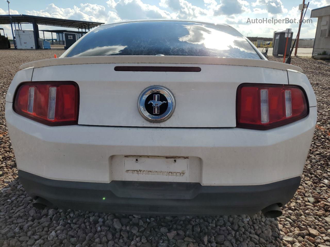 2011 Ford Mustang  White vin: 1ZVBP8AM7B5119851