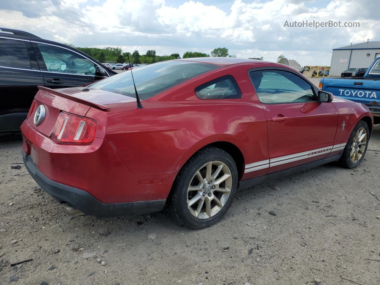 2011 Ford Mustang  Red vin: 1ZVBP8AM7B5132468
