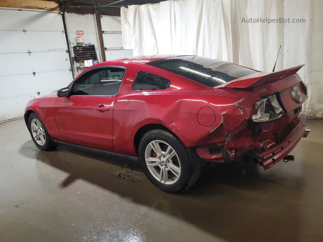 2011 Ford Mustang  Red vin: 1ZVBP8AM7B5153207