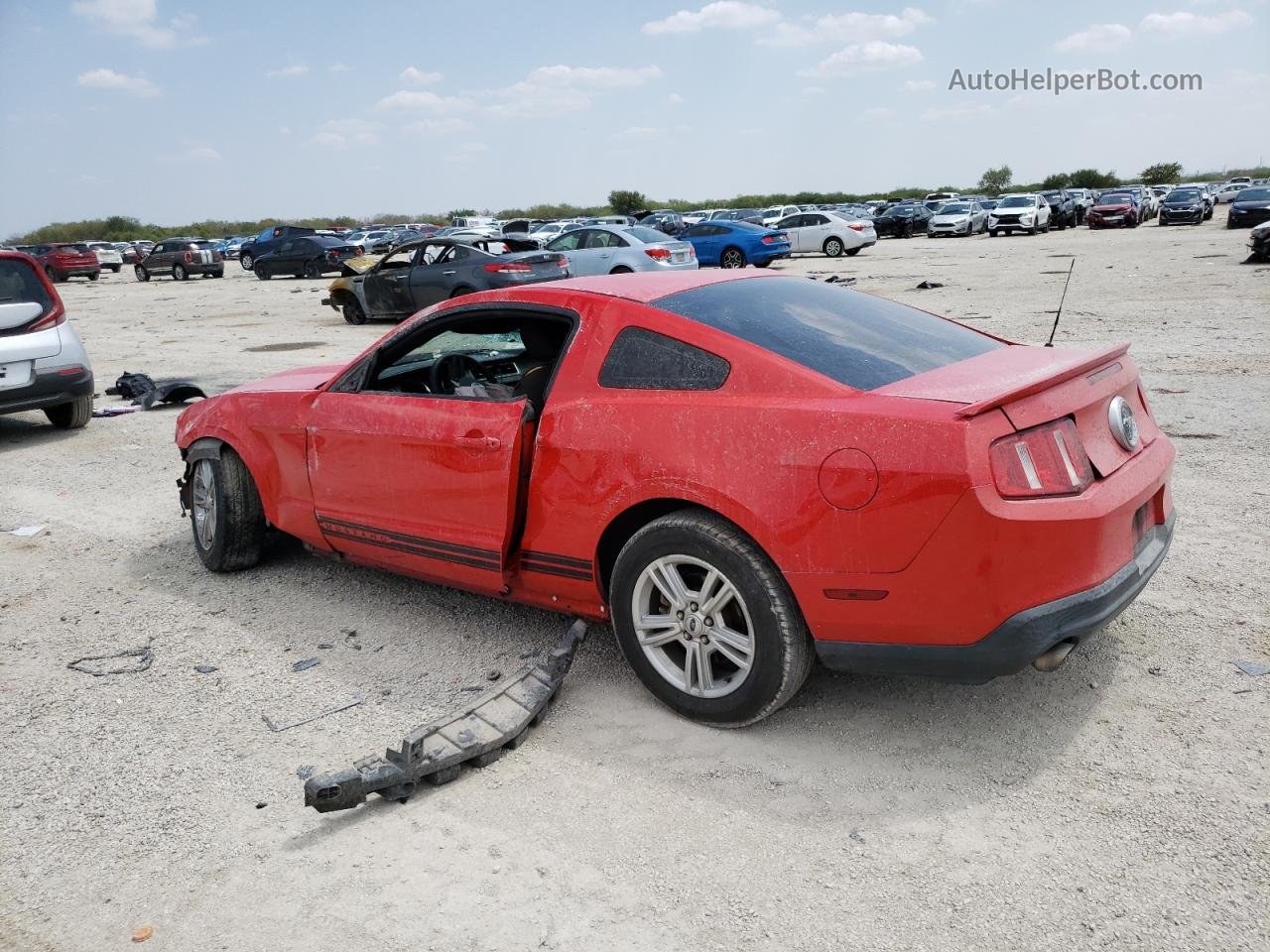 2011 Ford Mustang  Red vin: 1ZVBP8AM7B5160366