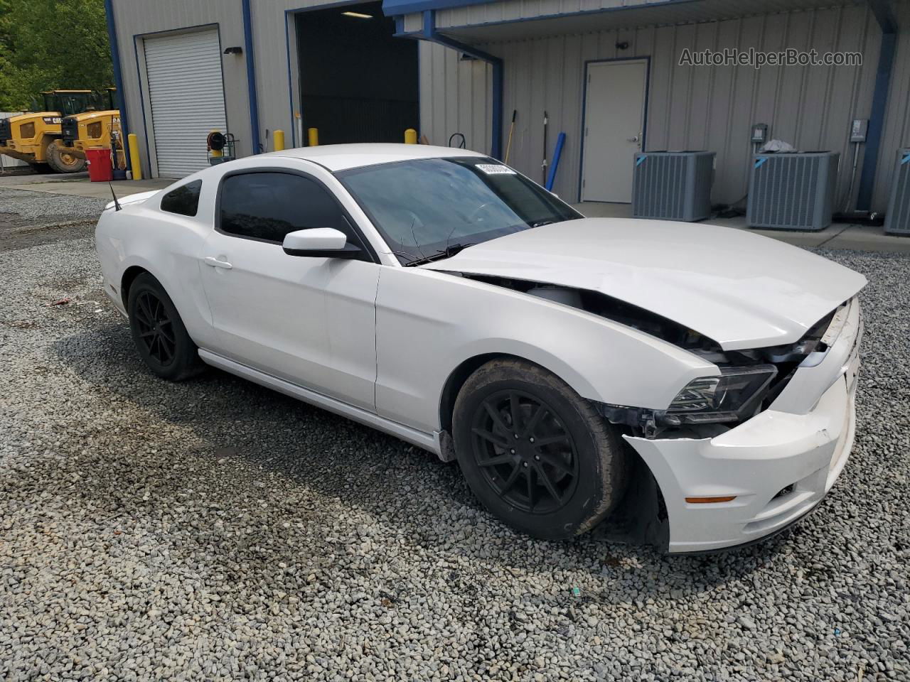 2014 Ford Mustang  White vin: 1ZVBP8AM8E5201916