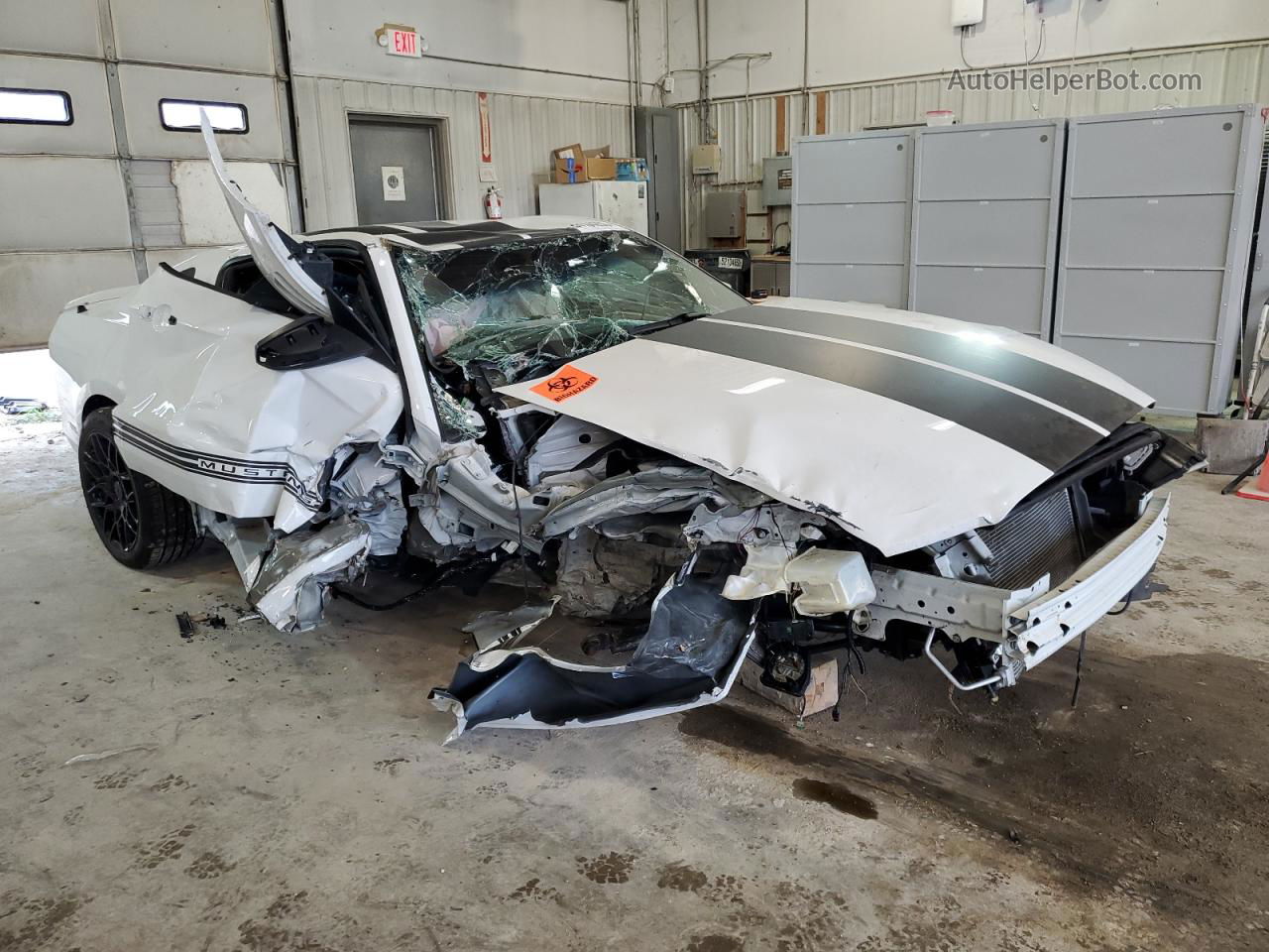 2014 Ford Mustang  White vin: 1ZVBP8AM9E5309848