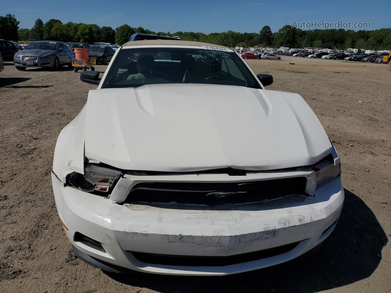 2011 Ford Mustang  White vin: 1ZVBP8EM2B5150435