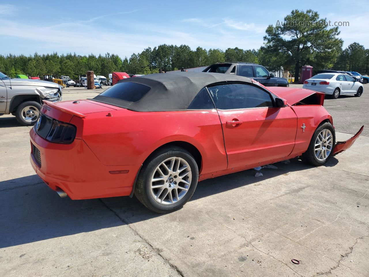 2014 Ford Mustang  Red vin: 1ZVBP8EM2E5290957