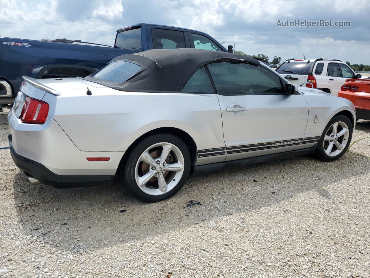 2011 Ford Mustang  Silver vin: 1ZVBP8EM9B5141540