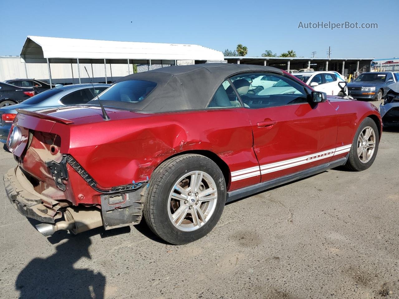 2011 Ford Mustang  Red vin: 1ZVBP8EMXB5154118