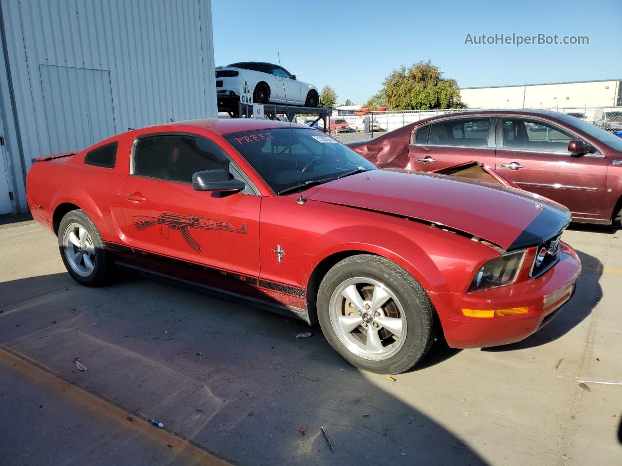 2008 Ford Mustang  Red vin: 1ZVHT80N085167801