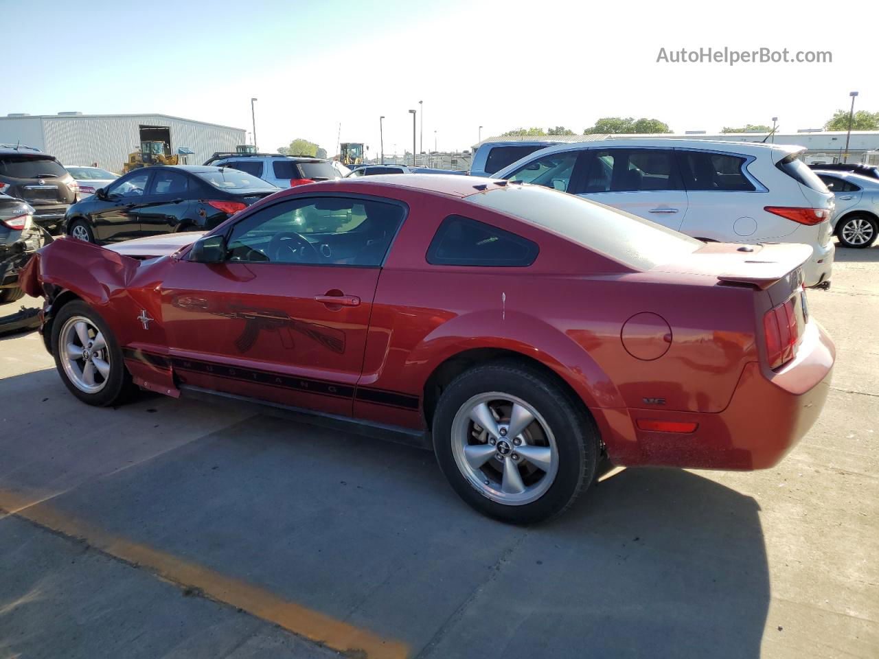 2008 Ford Mustang  Red vin: 1ZVHT80N085167801