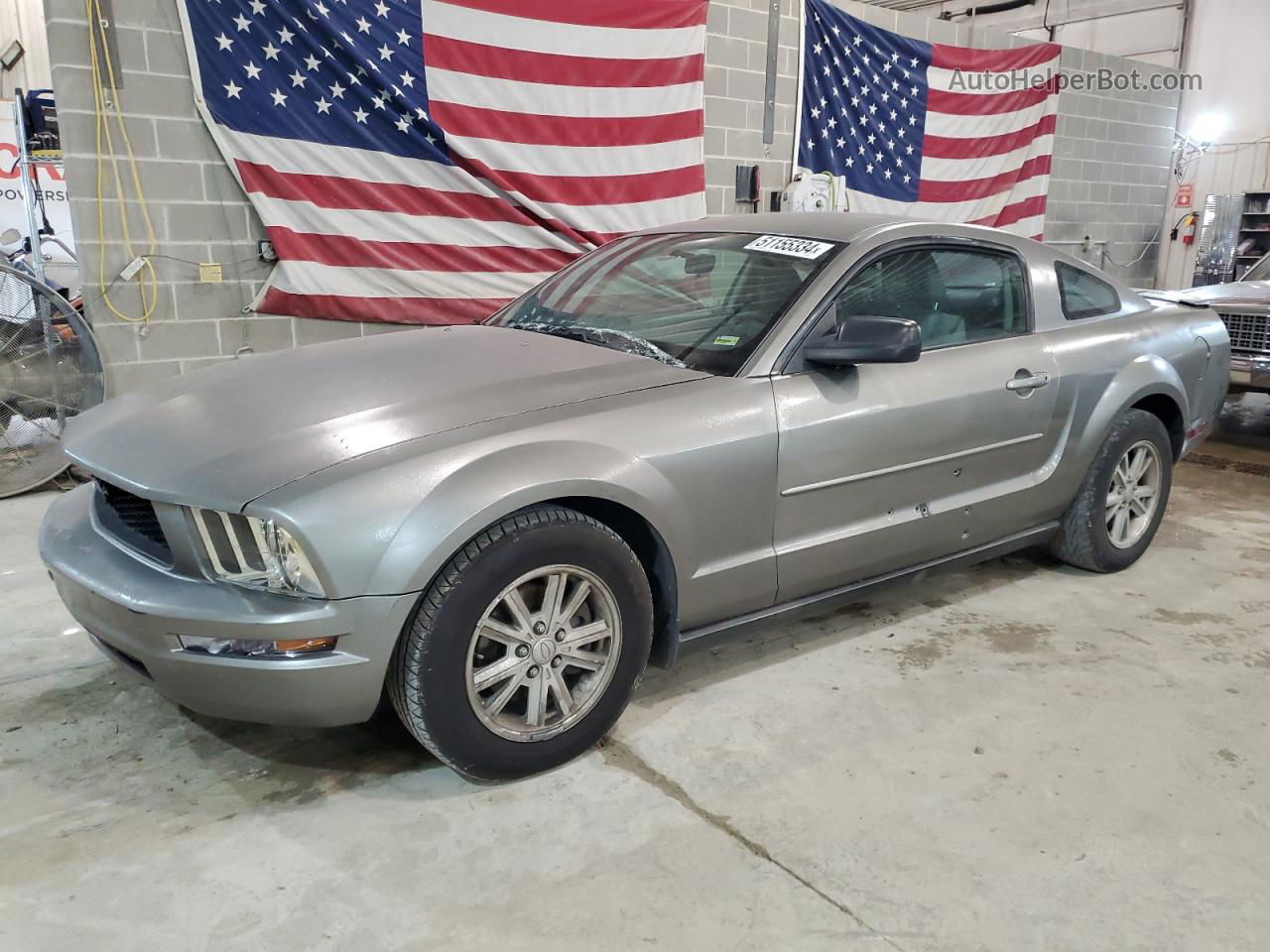 2008 Ford Mustang  Gray vin: 1ZVHT80N185168956