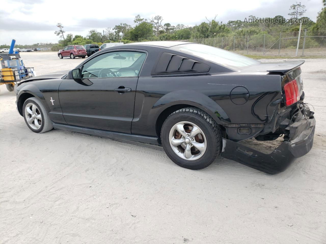 2008 Ford Mustang  Black vin: 1ZVHT80N385125770