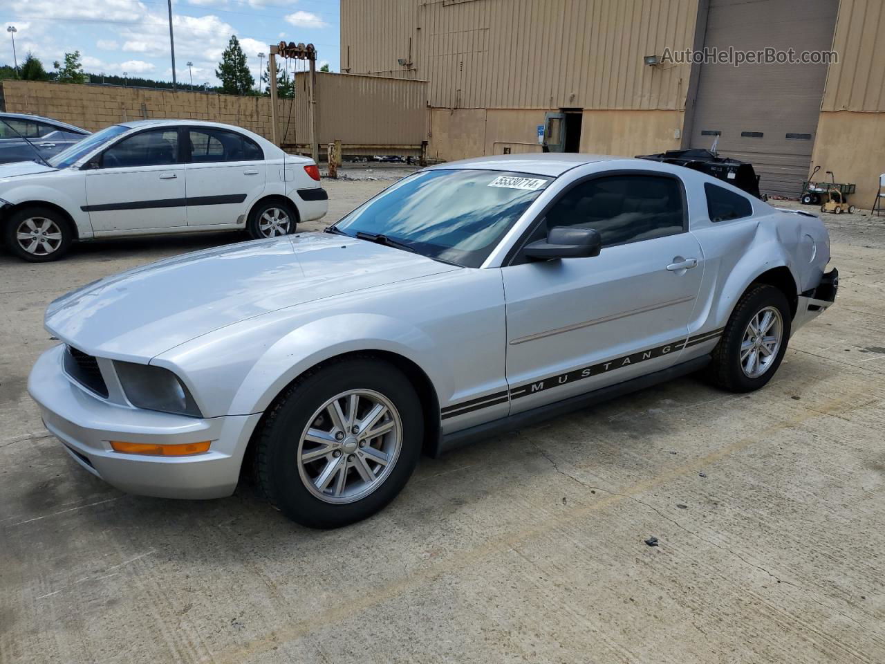 2008 Ford Mustang  Серебряный vin: 1ZVHT80N785167018