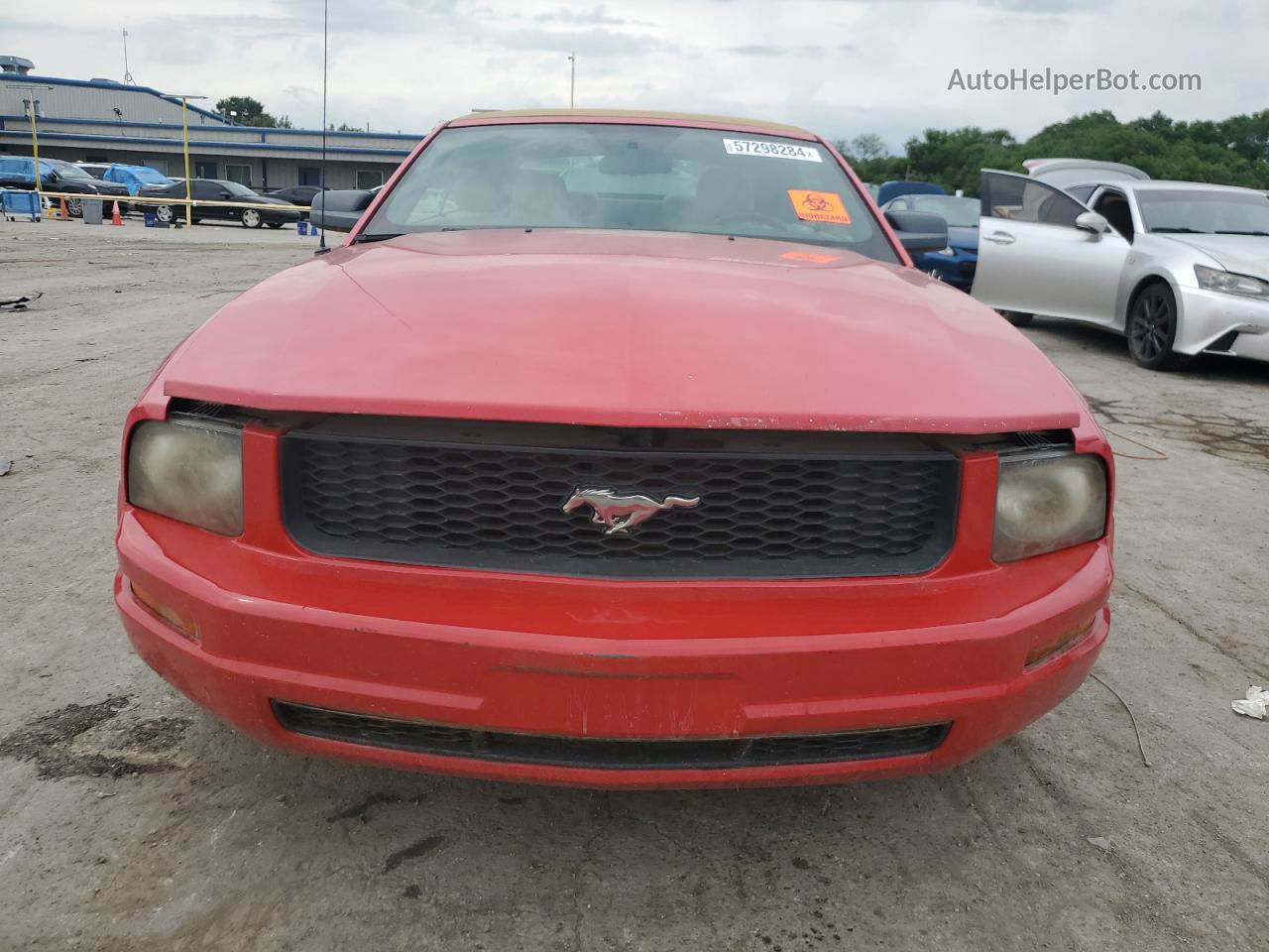 2008 Ford Mustang  Red vin: 1ZVHT84N285158253